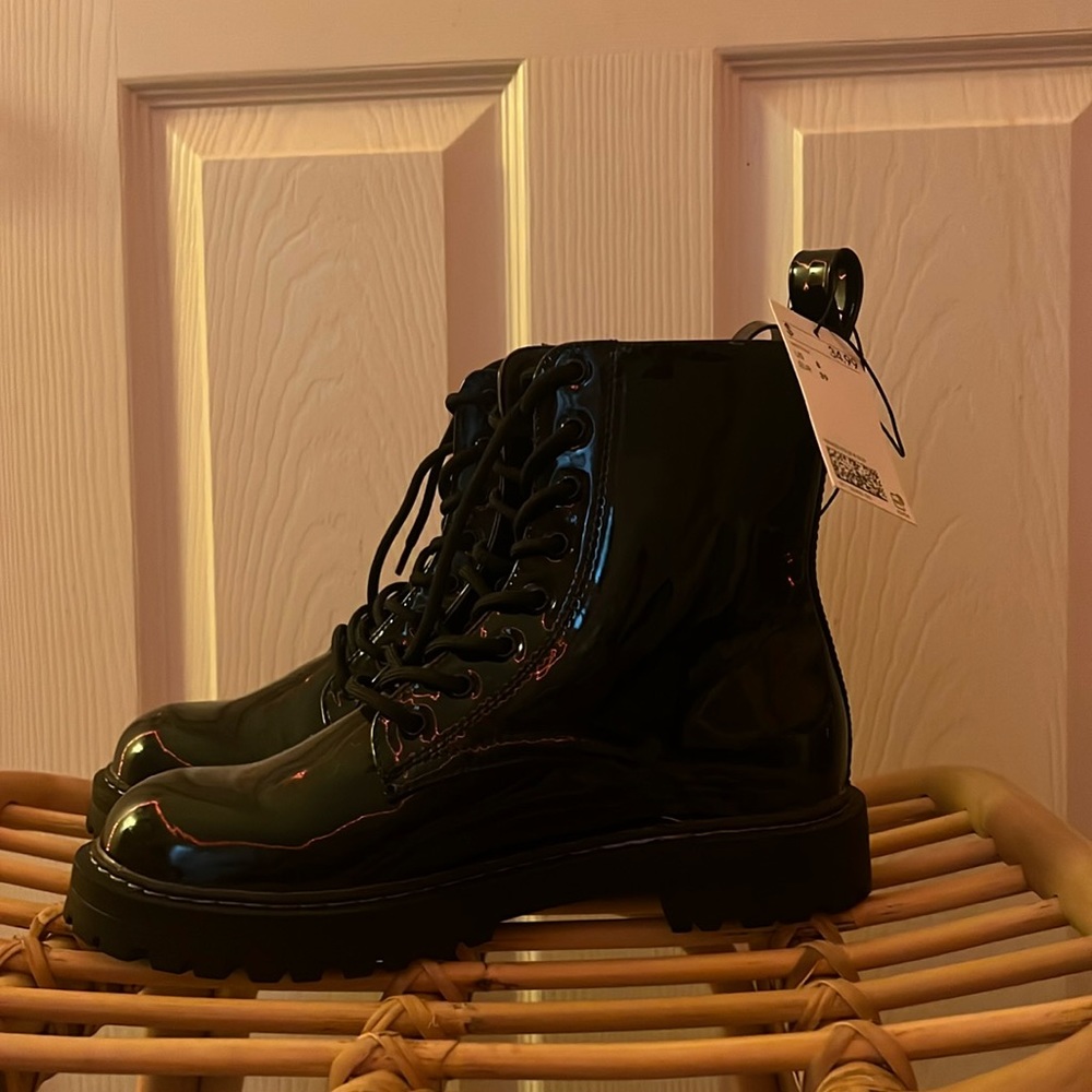 New black boots